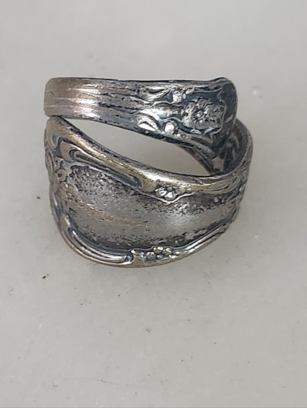 Vtg WM A Rogers Oneida Silver Plated Spoon Ring Floral Repousse- Adjustable